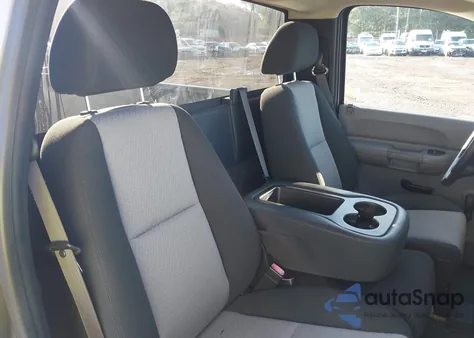 2009 Chevrolet Silverado 1500 Work Truck z USA, uszkodzony, nr VIN 1GCEK14019Z205979